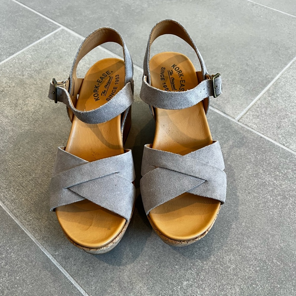 Kirk-Ease Ava 2.0 Platform Wedge Sandal Grey Suede